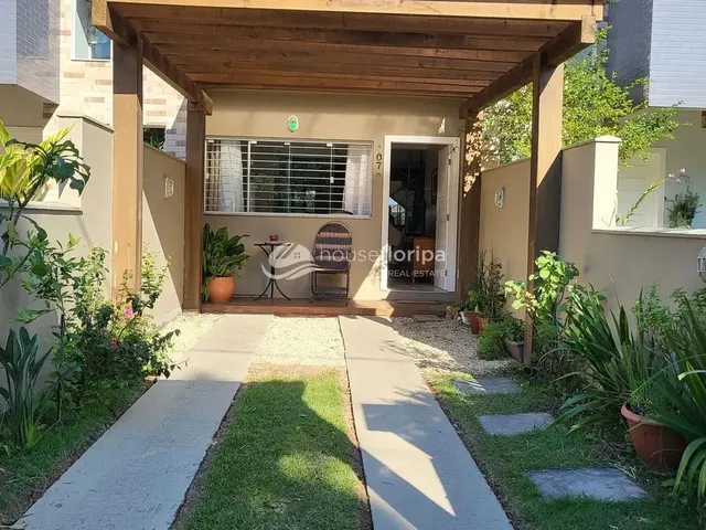 Imagem 2: Casa Aconchegante e Mobiliada com 3 Suítes, em Localização Privilegiada, À Venda