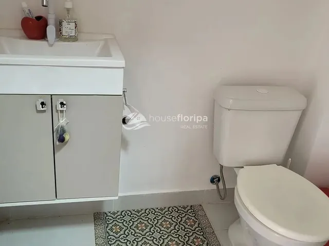 Imagem 8: Casa Aconchegante e Mobiliada com 3 Suítes, em Localização Privilegiada, À Venda