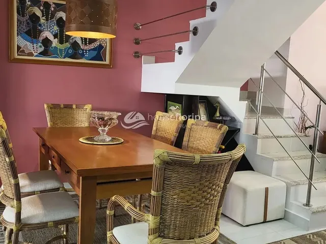 Imagem 13: Casa Aconchegante e Mobiliada com 3 Suítes, em Localização Privilegiada, À Venda