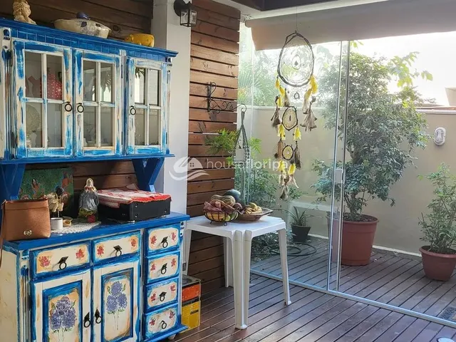 Imagem 6: Casa Aconchegante e Mobiliada com 3 Suítes, em Localização Privilegiada, À Venda