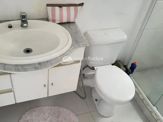 Imagem 4: Casa Aconchegante e Mobiliada com 3 Suítes, em Localização Privilegiada, À Venda
