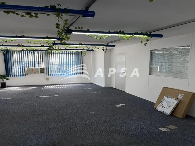 Imagem 2: Dê o Próximo Passo no Crescimento do Seu Negócio com Este Conjunto de Salas Comerciais