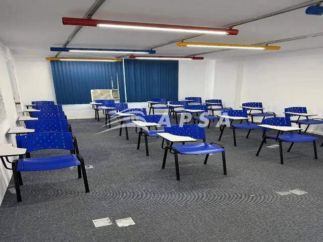 Imagem 3: Dê o Próximo Passo no Crescimento do Seu Negócio com Este Conjunto de Salas Comerciais