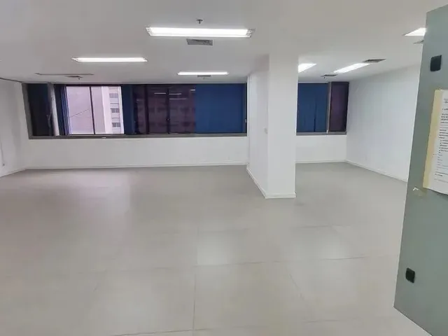 Imagem 14: Centro do Rio Próximo Ao Metrô Carioca Imóvel Comercial em Andar Alto, Excelente