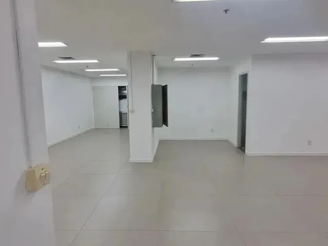 Imagem 13: Centro do Rio Próximo Ao Metrô Carioca Imóvel Comercial em Andar Alto, Excelente