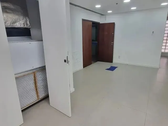 Imagem 9: Centro do Rio Próximo Ao Metrô Carioca Imóvel Comercial em Andar Alto, Excelente