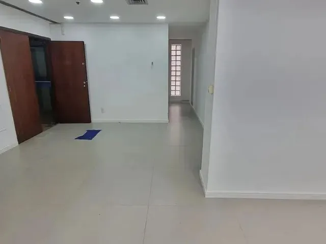Imagem 3: Centro do Rio Próximo Ao Metrô Carioca Imóvel Comercial em Andar Alto, Excelente