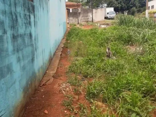 Imagem: O terreno possui 250m² de Área e está localizado em