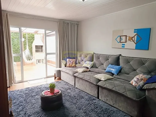 Imagem: Casa Térrea com Piscina À Venda em Pinhais