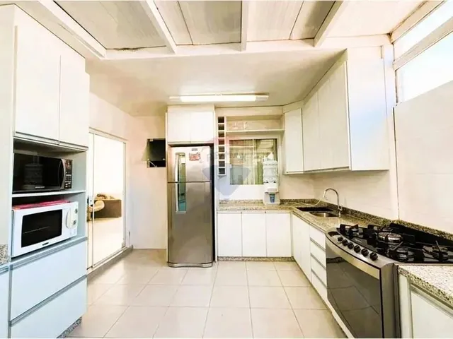 Imagem: Casa a Venda Semi-Mobiliada, com 03 Quartos