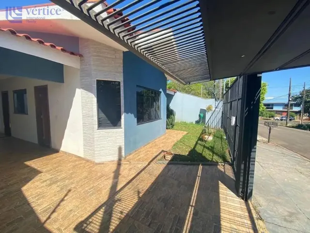 Imagem 2: Casa À Venda em Maringá, Parque das Laranjeiras, com 3 Quartos, com 265 M²