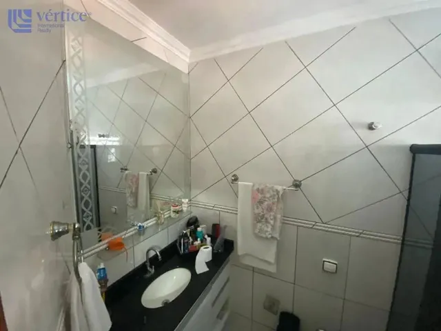 Imagem 8: Casa À Venda em Maringá, Parque das Laranjeiras, com 3 Quartos, com 265 M²