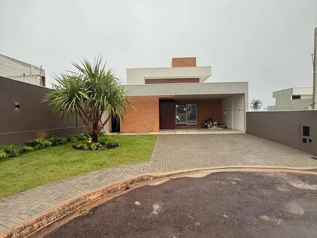 Imagem: A casa em condomínio possui 3 Dormitórios, 3 Suítes, 4