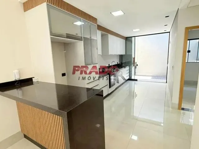 Imagem 8: Casa À Venda em Maringá, Jardim Paris, com 3 Quartos, com 105 M²