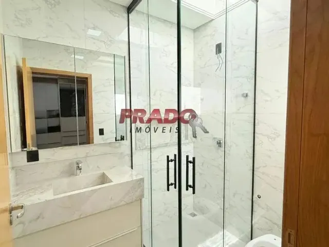 Imagem 10: Casa À Venda em Maringá, Jardim Paris, com 3 Quartos, com 105 M²