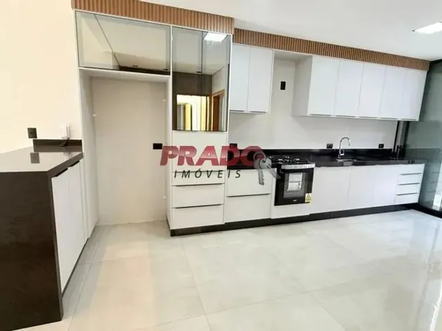 Imagem 14: Casa À Venda em Maringá, Jardim Paris, com 3 Quartos, com 105 M²