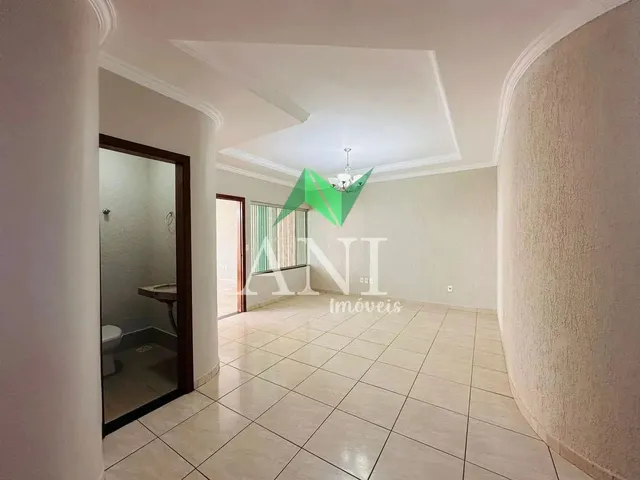 Imagem 2: Ótima Casa Térrea a Venda, 3 Suítes, Armários e Churrasqueira, Setor Sudoeste