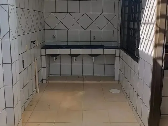 Imagem 10: Casa Setor União 3 Quartos Sendo 02 Suítes Lajotada Armários Frente Praça Prox Av T-9