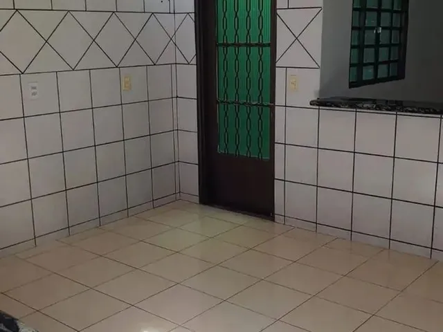 Imagem 5: Casa Setor União 3 Quartos Sendo 02 Suítes Lajotada Armários Frente Praça Prox Av T-9