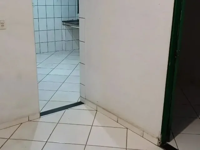 Imagem 4: Casa Setor União com 3 Quartos Varanda Frente Praça Prox a Av T-9 Oportunidade Única