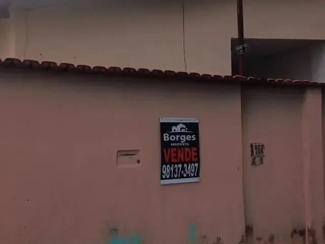 Imagem 10: Casa Setor União com 3 Quartos Varanda Frente Praça Prox a Av T-9 Oportunidade Única