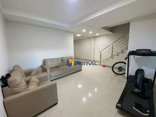 Imagem: Sobrado com 4 Quartos À Venda, 228 M²