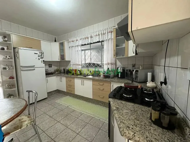 Imagem 2: Casa À Venda com 3 Quartos no Parque das Bandeiras Maringá