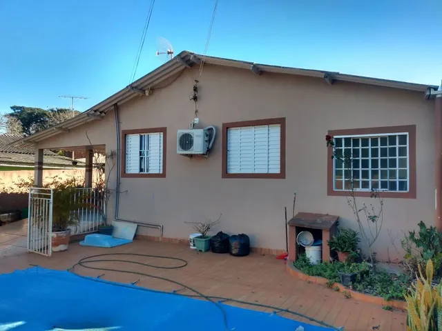 Imagem: Vende-Se Casa com Piscina!