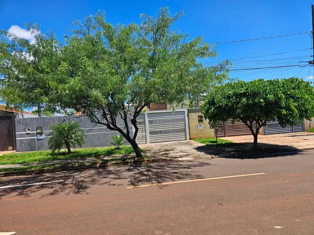 Imagem: A casa possui 2 Dormitórios, 2 Banheiros, 2 Vagas na