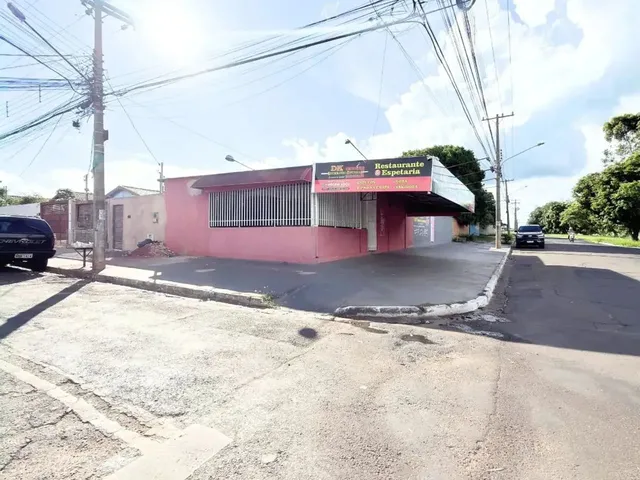 Imagem: A casa possui 2 Dormitórios, 1 Banheiro, 1 Vaga na