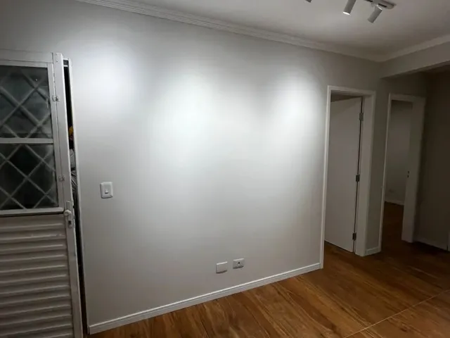 Imagem: O apartamento possui 2 Dormitórios, 1 Banheiro, 1 Vaga na