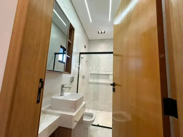 Imagem 3: Casa À Venda em Maringá, Jardim Brasil, com 3 Quartos, com 121 M²