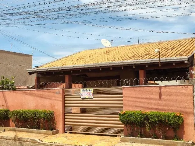 Imagem: Casa Espaçosa com Edícula