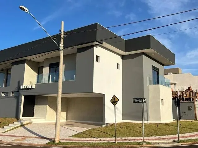 Imagem: A casa possui 4 Dormitórios, 2 Suítes, 5 Banheiros,