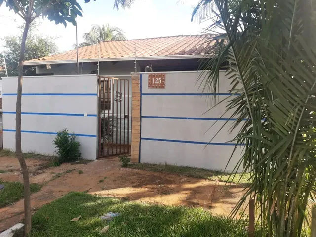 Imagem: A casa possui 3 Dormitórios, 1 Suíte, 3 Banheiros, 3