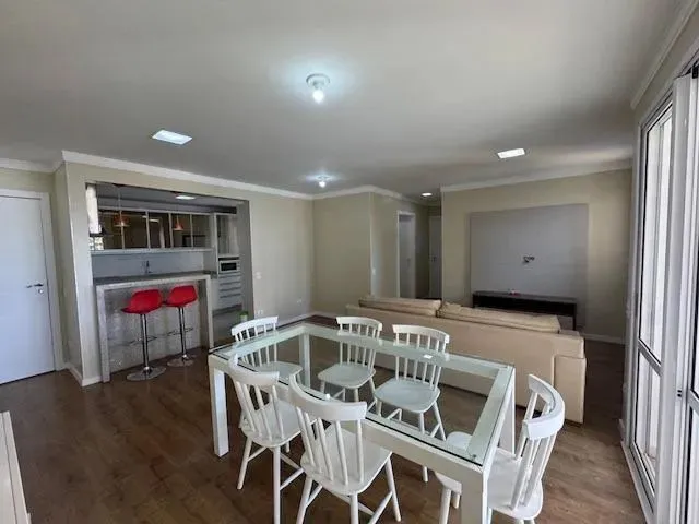 Imagem 2: Apartamento À Venda em Maringá, Zona 08, com 2 Quartos, com 87.42 M², Terraço Bela