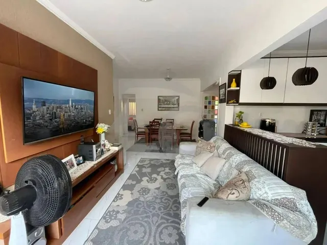 Imagem: Casa Espaçosa À Venda com 393,4M² e Quintal