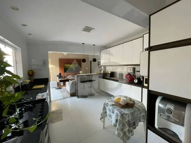 Imagem 11: Casa Espaçosa À Venda com 393,4M² e Quintal no Aeroporto