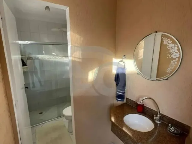 Imagem 8: Casa Espaçosa À Venda com 393,4M² e Quintal no Aeroporto