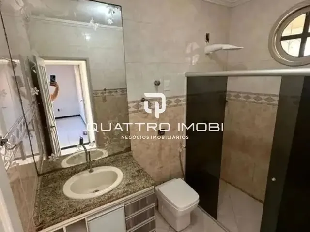Imagem 10: Casa com 4 Quartos 1 Suítes Dependência Completa e Pontos Comerciais No
