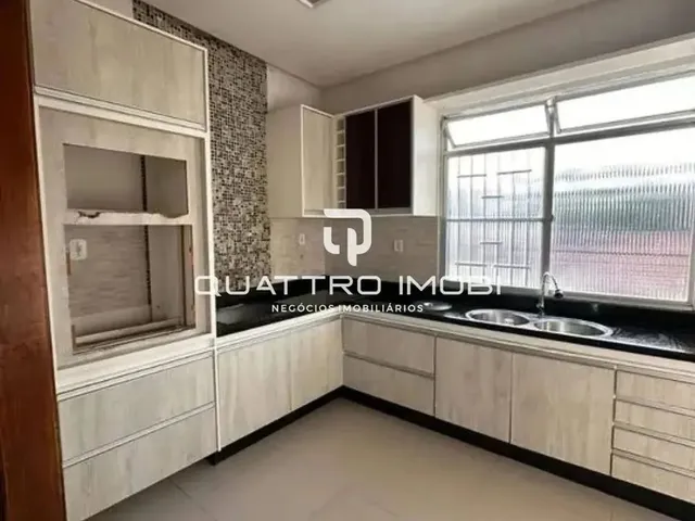 Imagem 5: Casa com 4 Quartos 1 Suítes Dependência Completa e Pontos Comerciais No