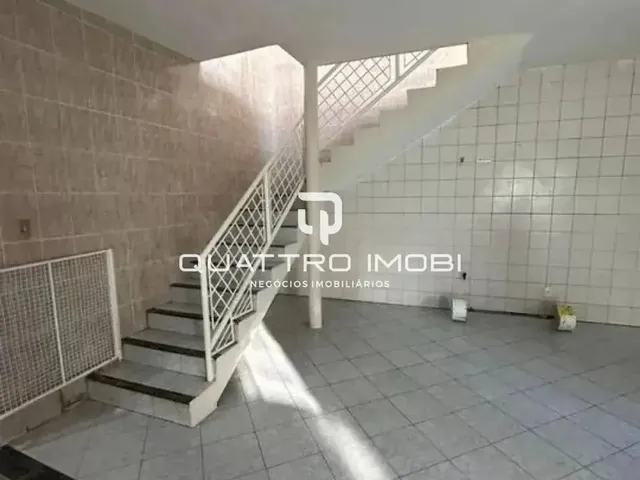 Imagem 3: Casa com 4 Quartos 1 Suítes Dependência Completa e Pontos Comerciais No