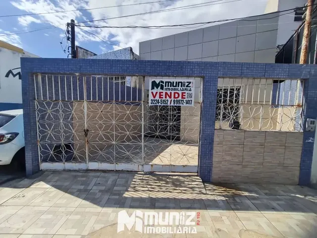Imagem: Casa para Vender com 3 Quartos no Bairro