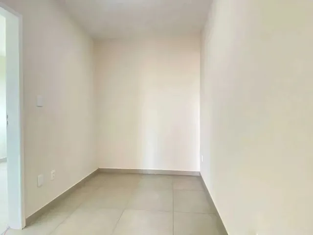 Imagem 6: Casa em Rua Pública - Coroa do Meio [27638
