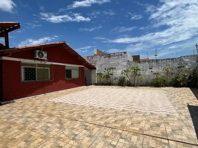 Imagem: Casa À Venda em Rua Pública, Aeroporto