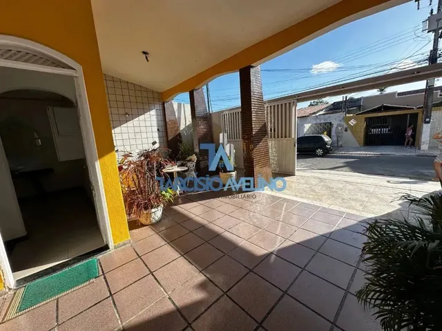 Imagem 10: Imóvel para Venda Tem 180 Metros Quadrados com 4 Quartos em...