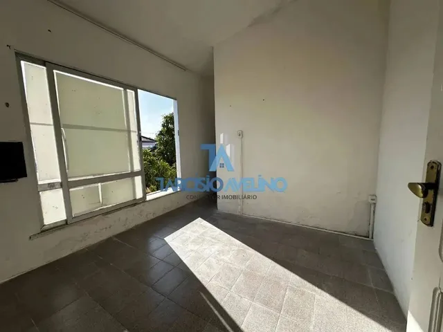 Imagem 3: Imóvel para Venda Tem 180 Metros Quadrados com 4 Quartos em...