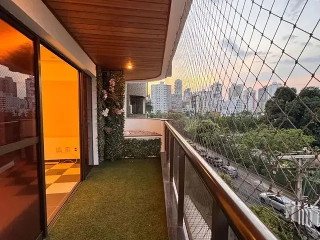 Imagem: Apartamento com 4 Dormitórios À Venda