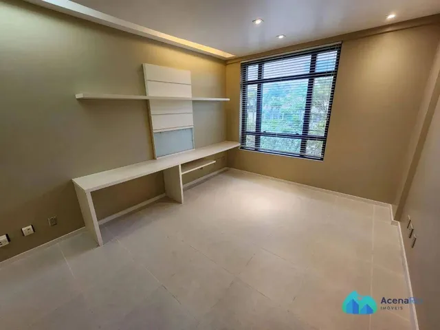 Imagem 1: Barra - Centro Empresarial Barrashopping - Ampla Sala Reformada com Vaga