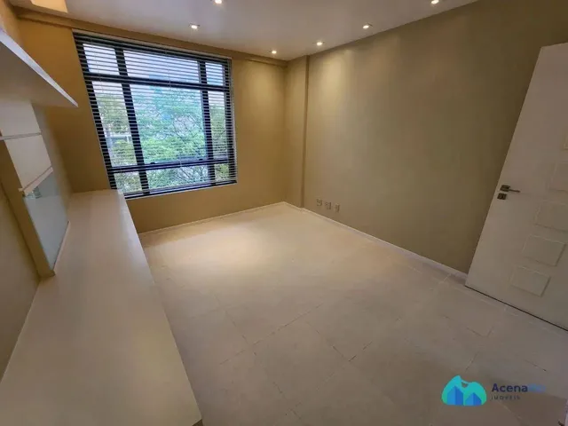 Imagem 9: Barra - Centro Empresarial Barrashopping - Ampla Sala Reformada com Vaga